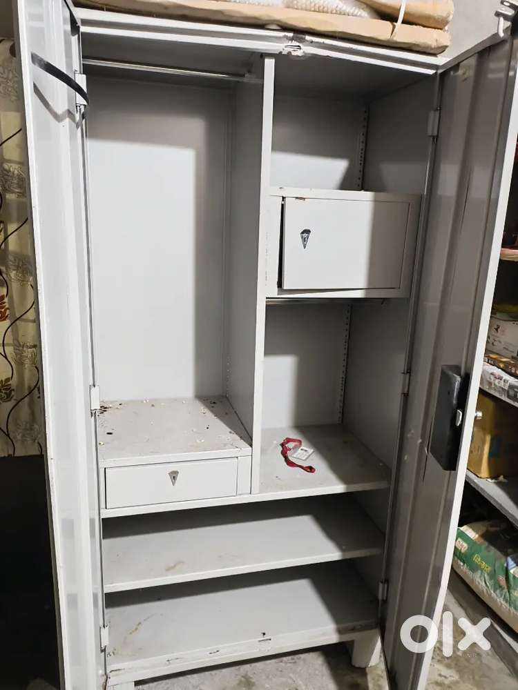 Godrej wardrobe lock set broken