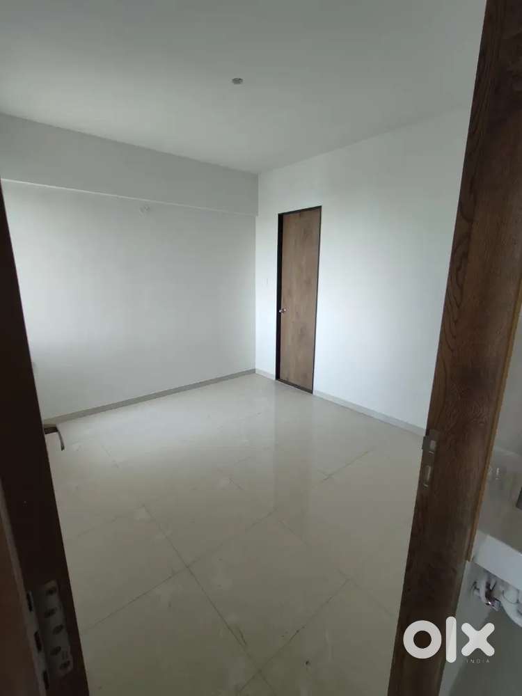 Male Roomate required for 2bhk parksyde new flat only kk wagh college