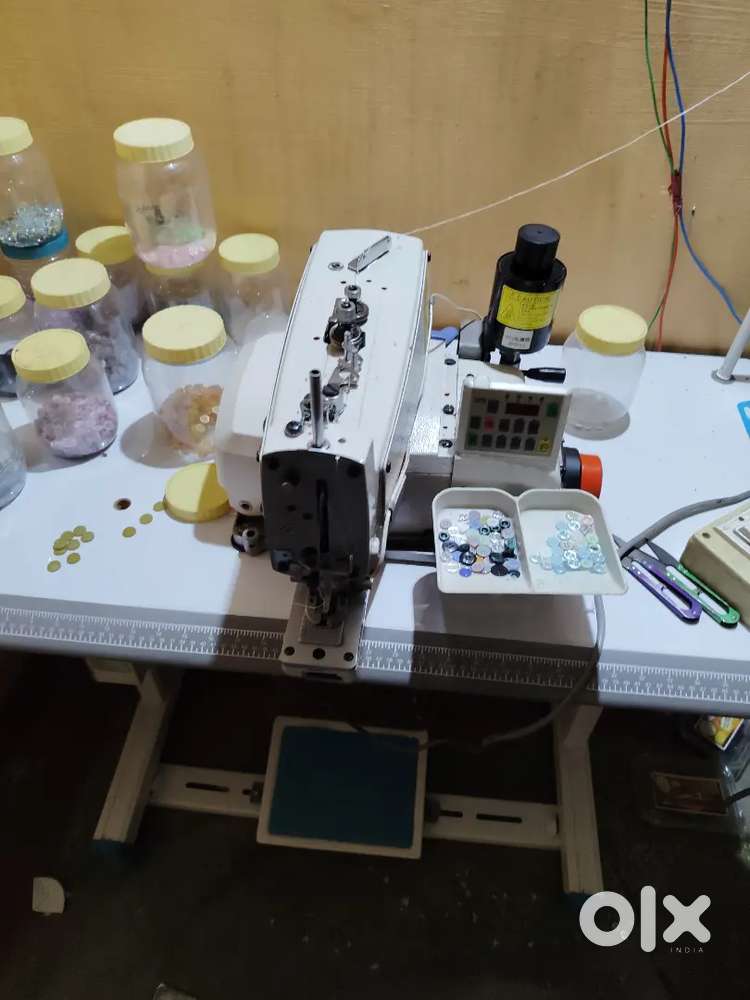 Button wall machine and butter machine