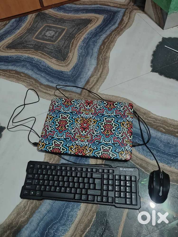 Hcl me laptop i3 4 gb ram and 500 hd  220 SSD 2 gb nvidia graphiics