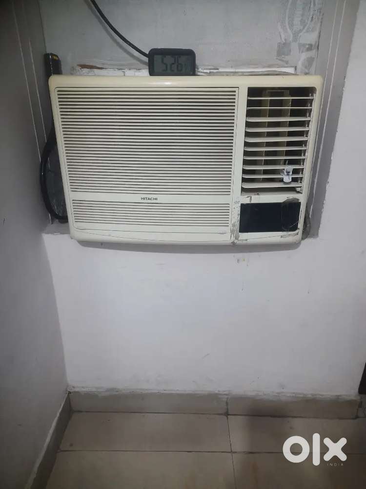 Hitachi 1.5 ton window ac in good running condition for sale