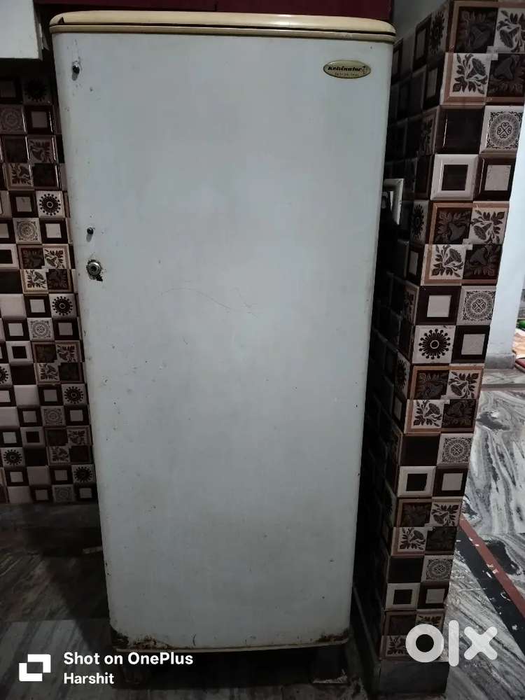 Sell kelvinator fridge 235 ltr