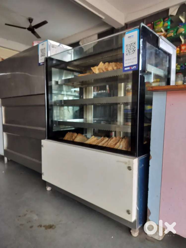 Backed samosa display counter
