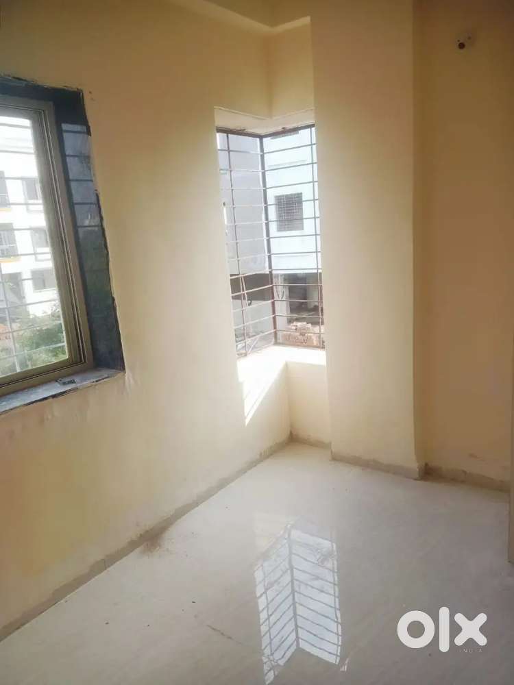 1 RK ON RENT AT 5500