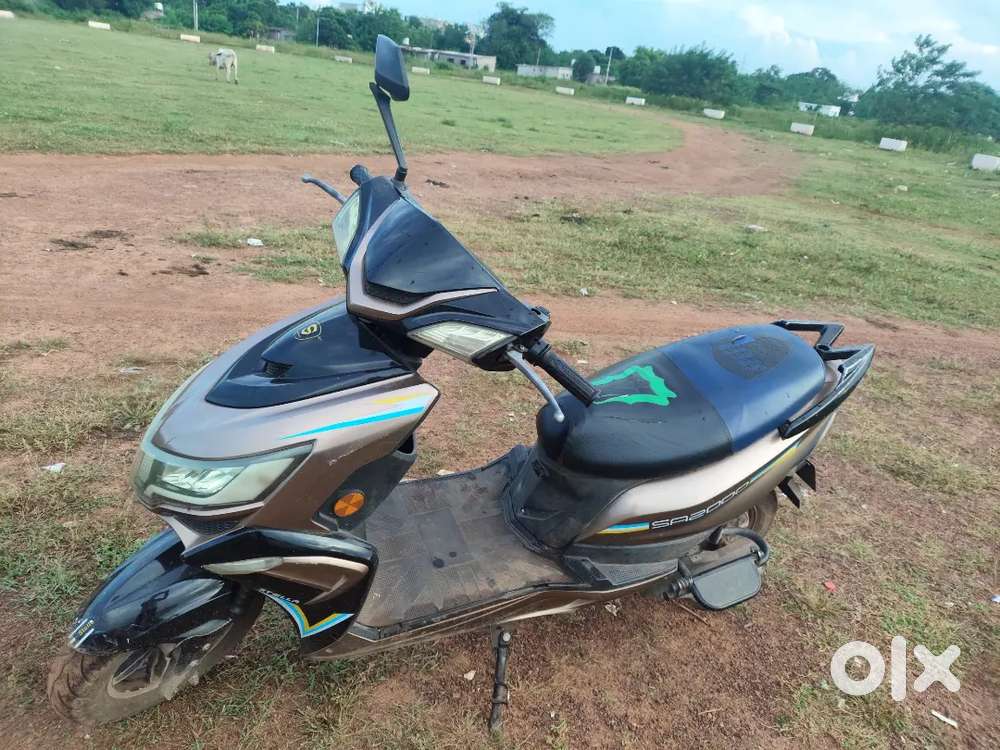 Electric scooty