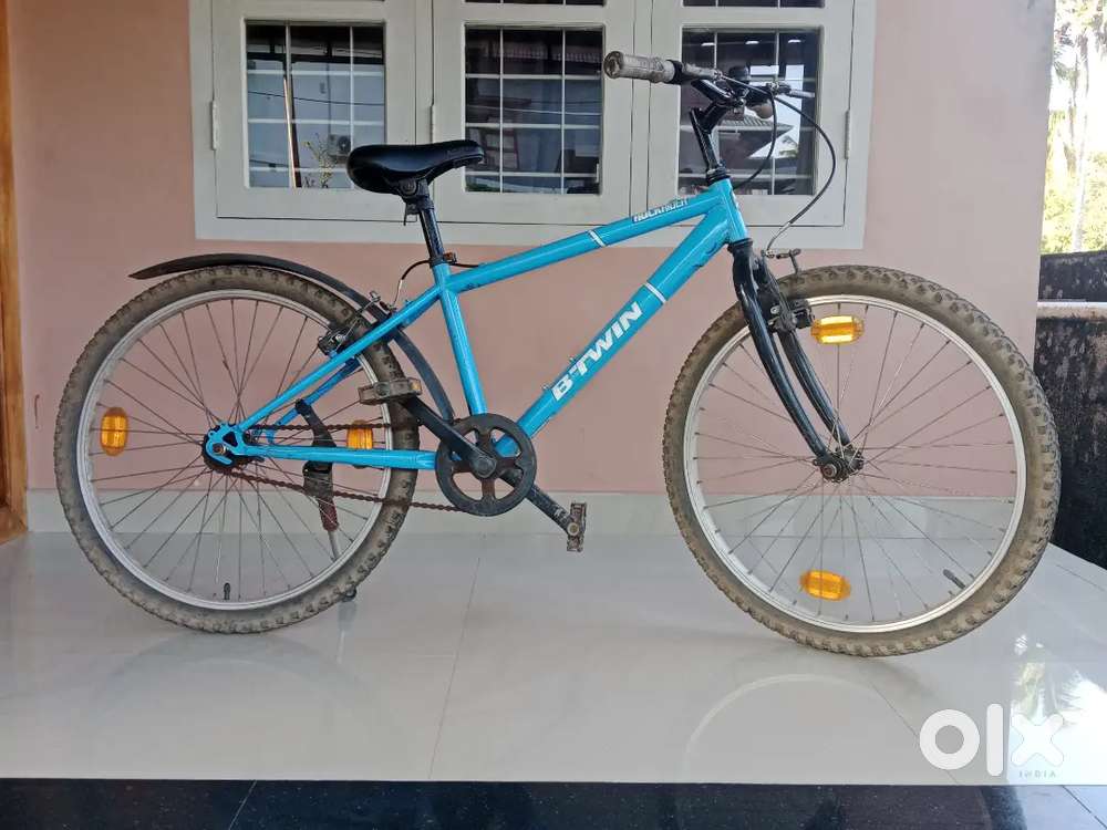 Btwin cycle for sale - excellent condition