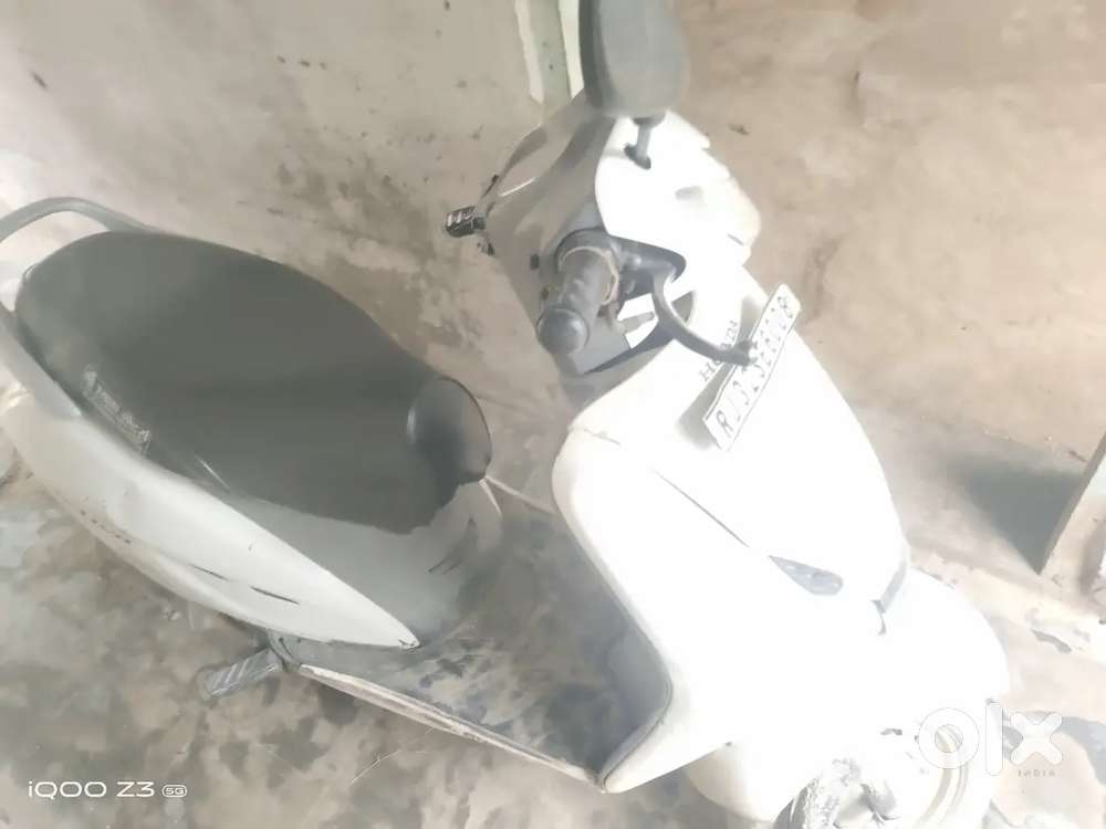 13000 rupye me self start hai
