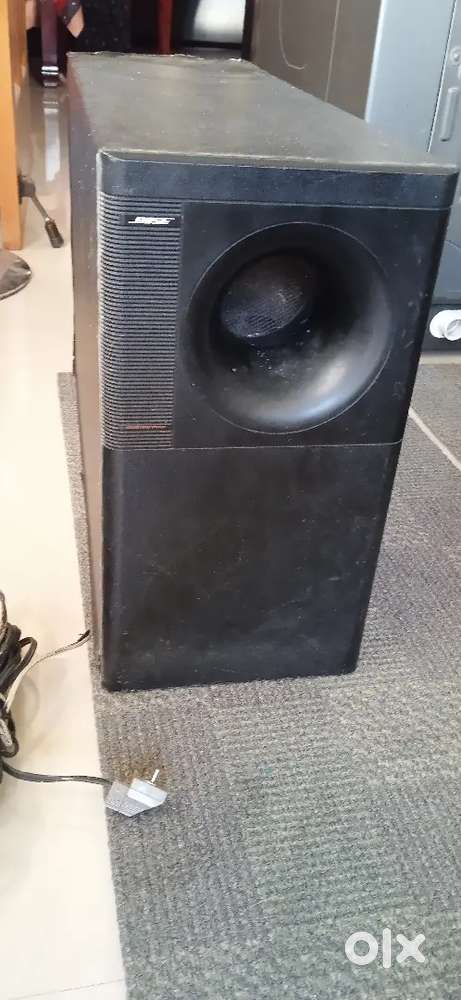 Bose. Subwoofer .5.1.Little box damage r. good condition