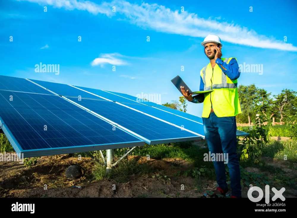 Solar panel service engineer