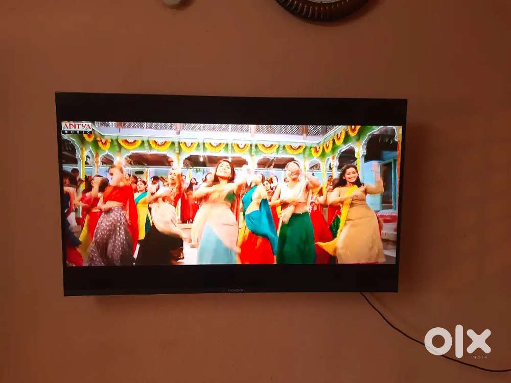 Selling 43 Thomson Google QLED Smart TV