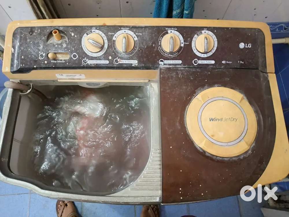 LG 7 Kg 5 Star Wind Jet Dry Semi-Automatic Top Loading Washing Machine