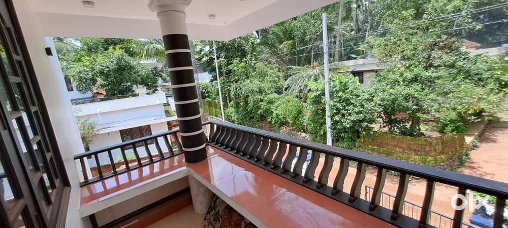PG room available near Hilite mall. Only for ladies.3000 with kitchen
