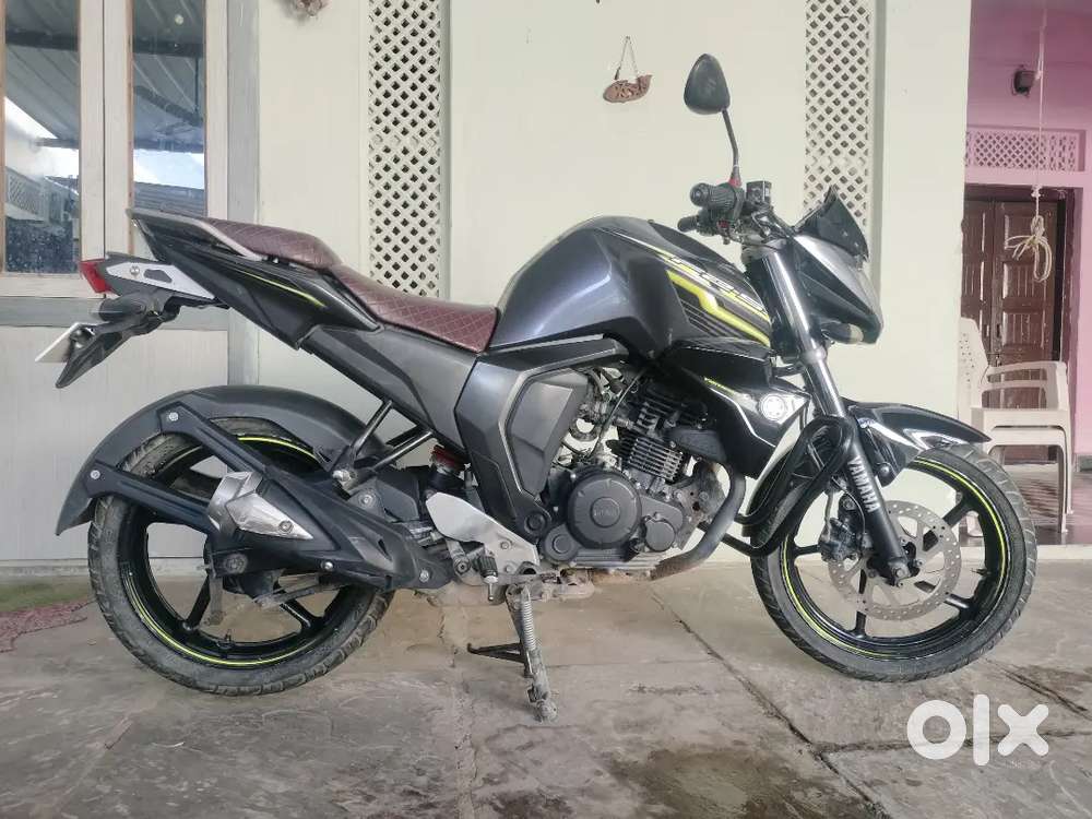 Yamaha FZ v2