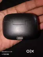 JBL Airborts pro max black colour