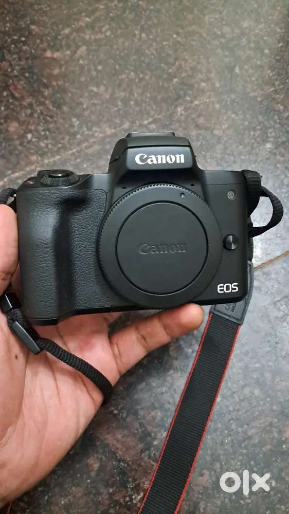 Canon M50 Mark I with 3 Lenses, Tripod, Bag & Cleaning Kit