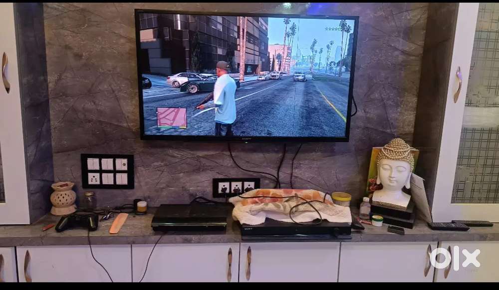 PlayStation 3 with one remote