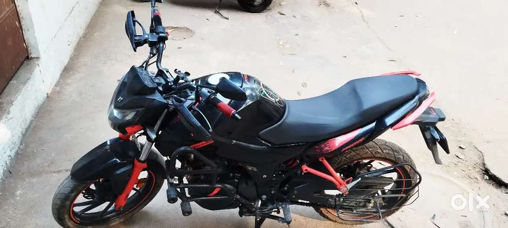 HERO EXTREME 160R 2.o stelth addition 4V