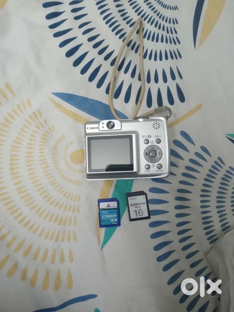 Canon powershot A550 antique camera