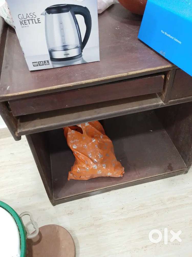 Computer table