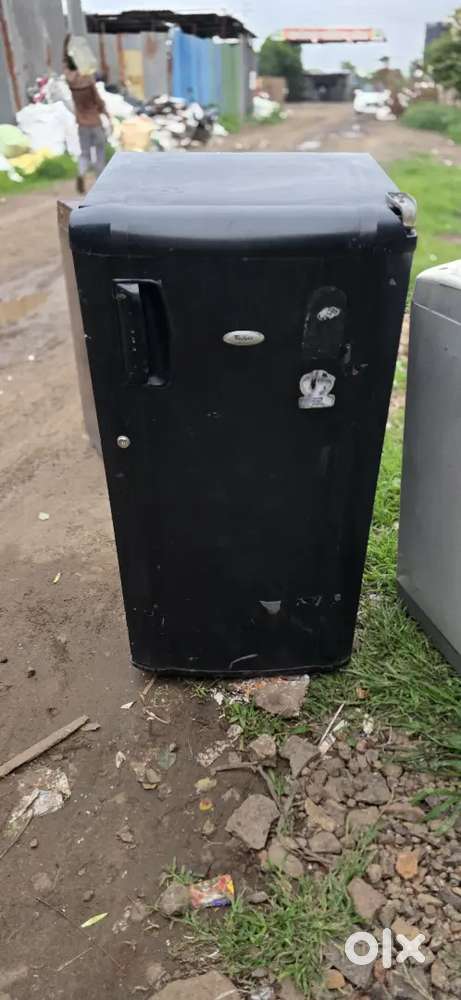 Rent on Single door fridge and fully automatic washing machine