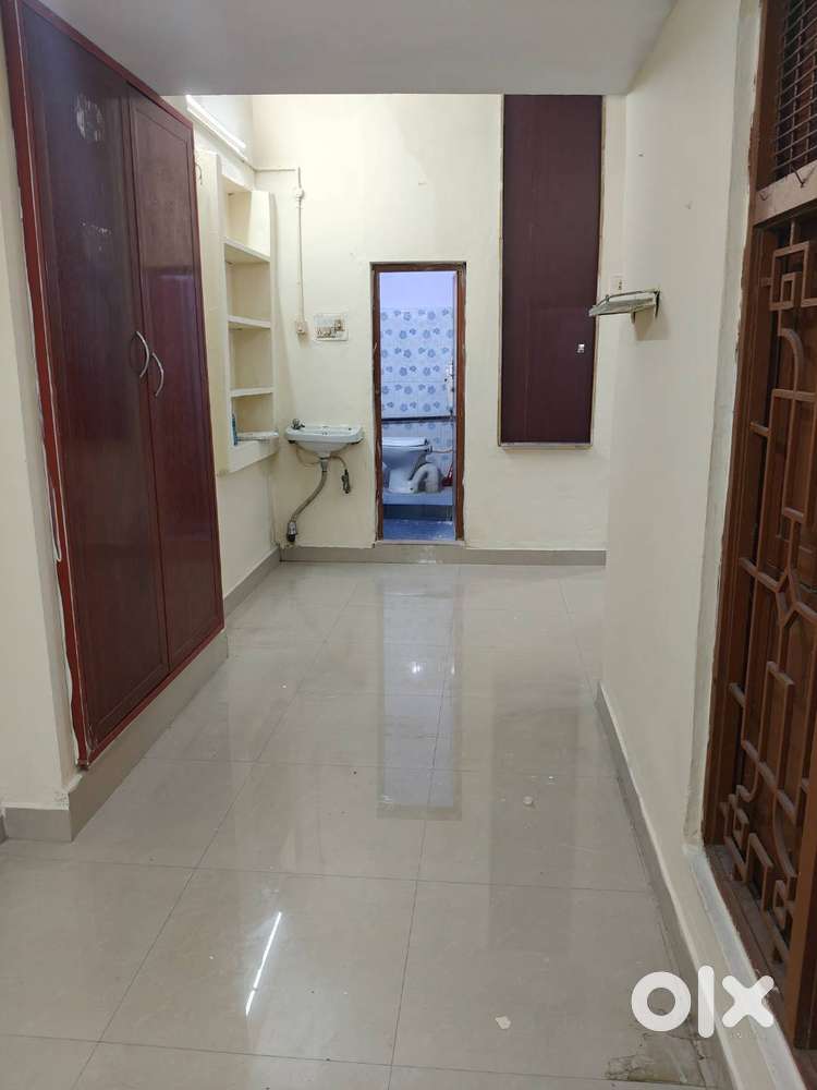 ! BHK House in Choolaimedu near Nungambakkam Rly station