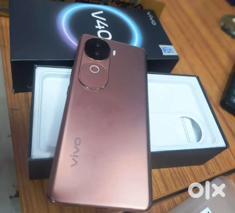 Vivo v40e 8gb 256gb with 6months warranty kesath hfully new condition