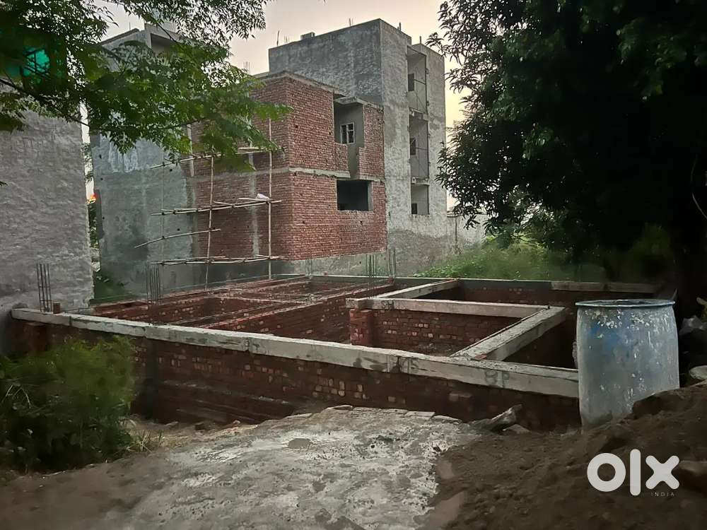 125 GAZ CORNER PLOT FOR SALE