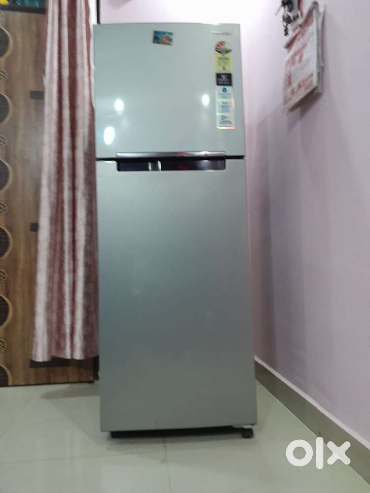 Samsung 236 L double door 2 star fridge (5 year old)