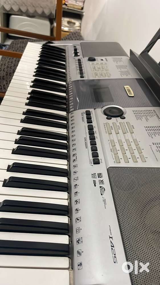 Yamaha psr i425