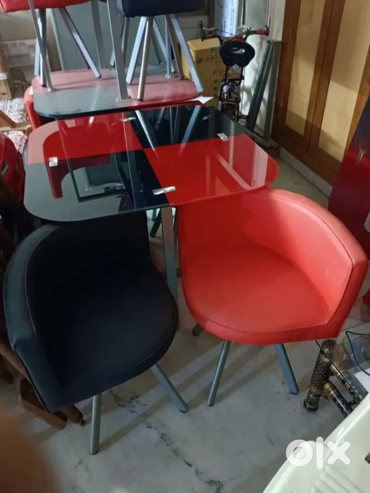 Luxurious table and chair