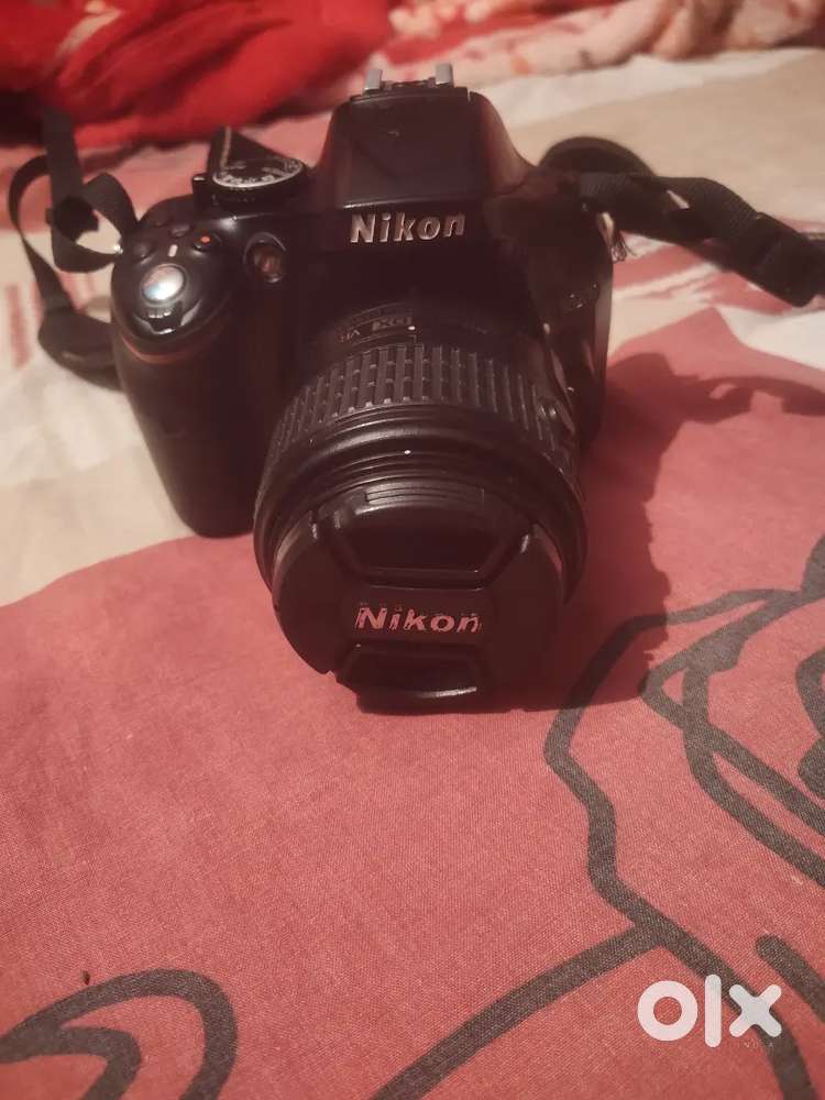 Nikon D5200 orginal charger two lenses and bag