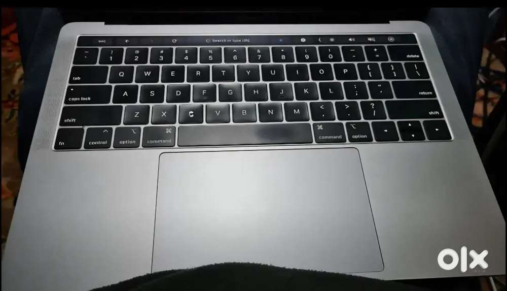 Macbook Pro i5 brand new condition