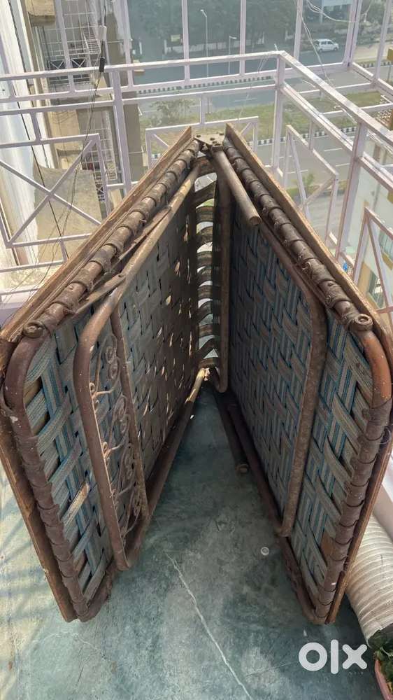 Folding Bed/Adjustment Bed, 8 x 4 , Metal Leg of Bed