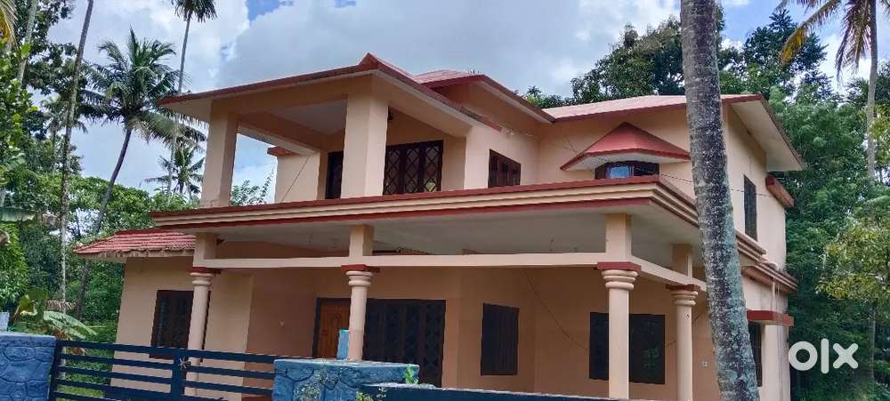 5 bedroom3 bathroom15000 വാടക തിരുവിഴ ജംഗ്ഷന് കിഴക്കുവശ