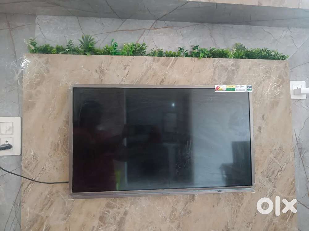 32 inch Panasonic Smart HD TV