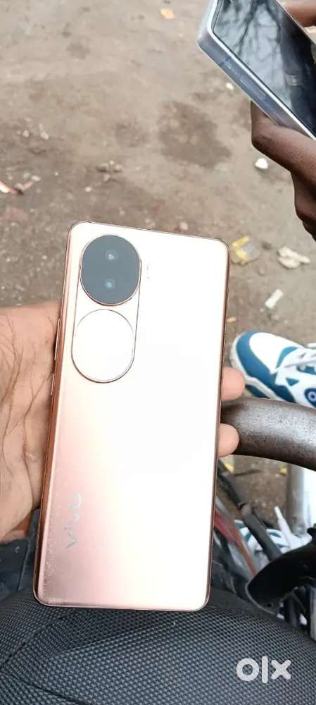 Vivo v40e 8/128