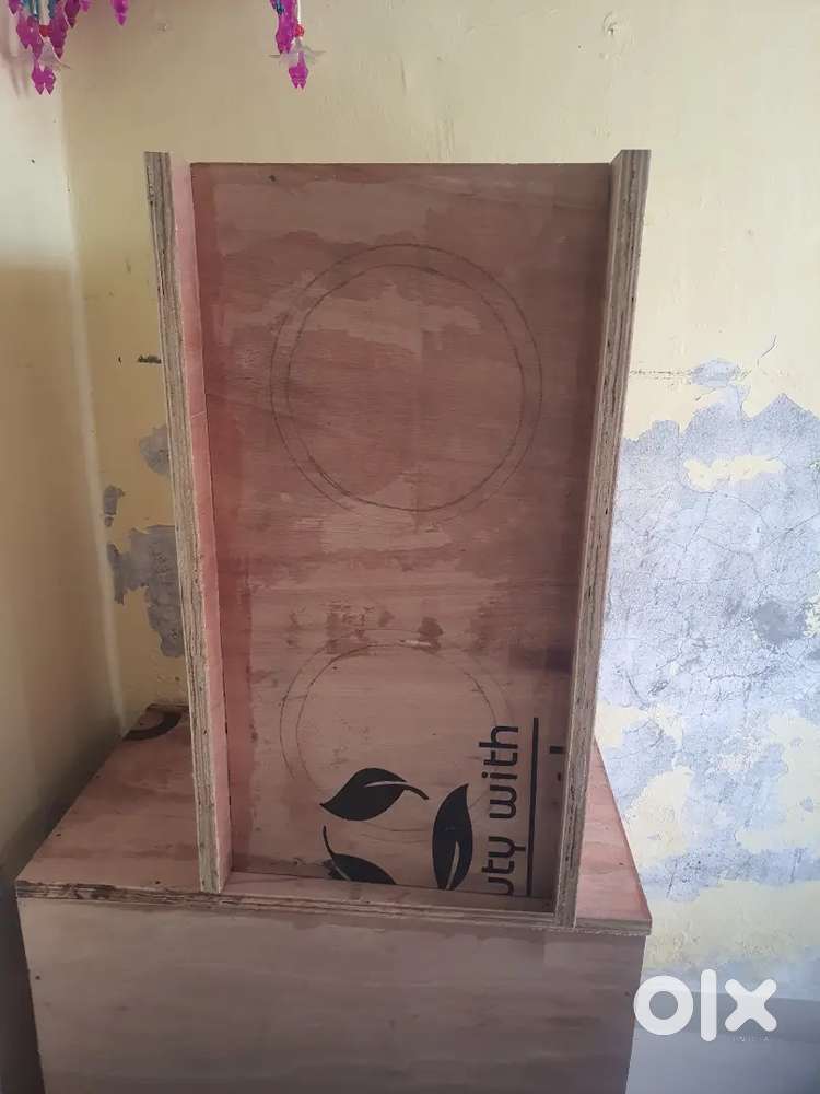 Wooden box 02