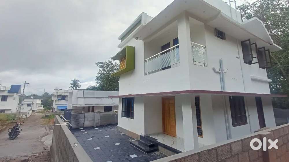 7 cent 3 room attached pothencode vavaraambalam