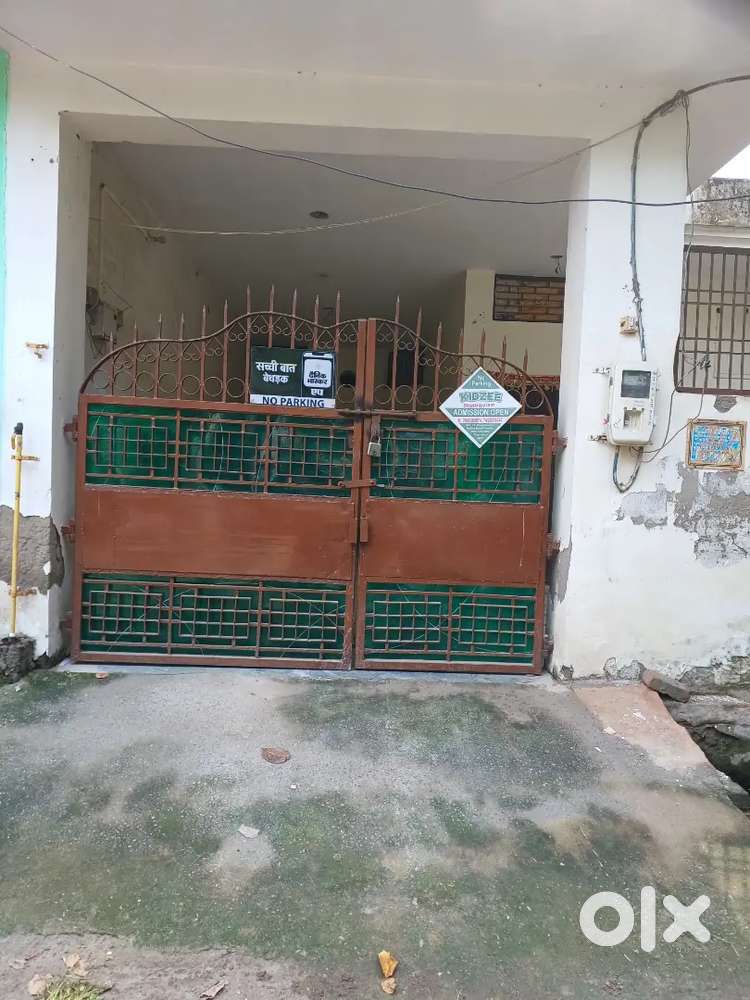 A independent house for residential or godown purpose