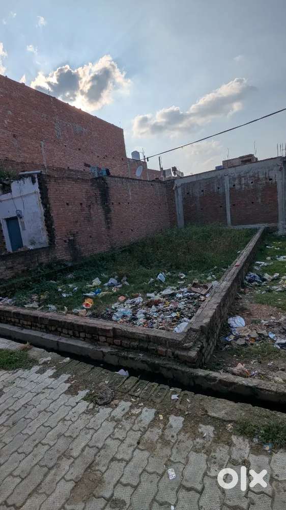 Neev bhari h, Location Durgapurwa Main road se 150 mtr andar