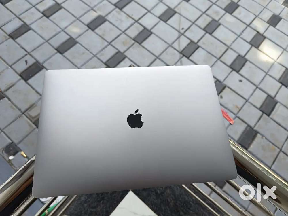 Macbook pro 16 A1241 16gb/1tb