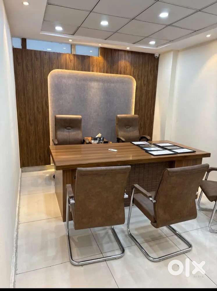 15*60 fully furnished showroom available for rent