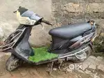 Scooty teenz