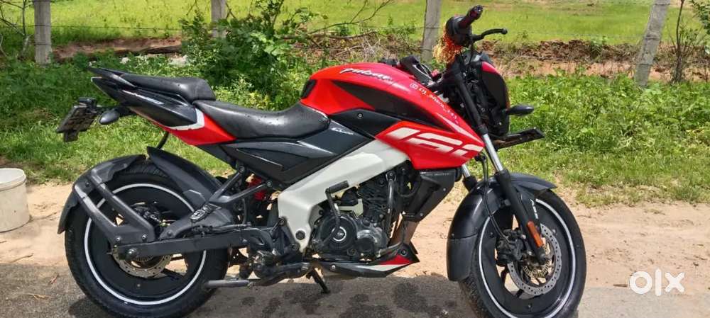 Bajaj ns160