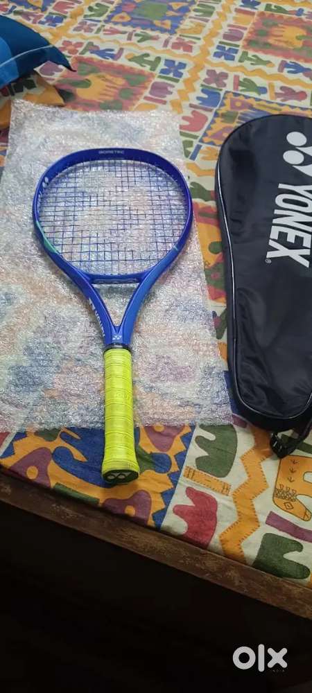 Tennis  racket  ezoon 100