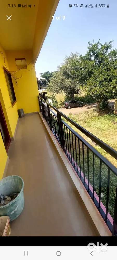 house with balcony bike parking 24 hours water