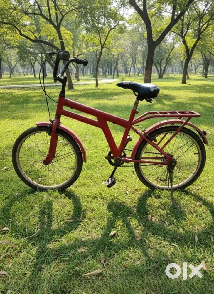 Kids cycle with free lock