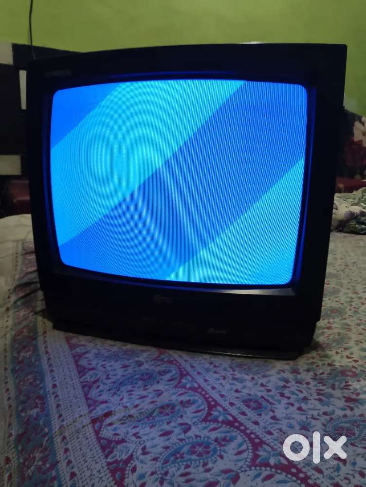 LG colour Tv 21 inch running condition sale karna h.price h 2700 only.