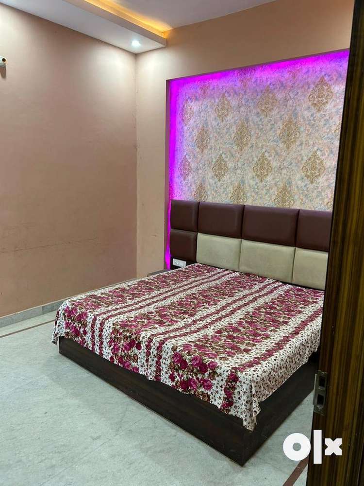 2 bhk semi furnished independent flat family and couple allowed