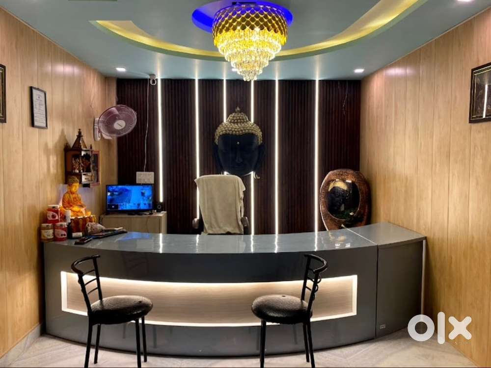 Spa center me only female therapist ki  need hai